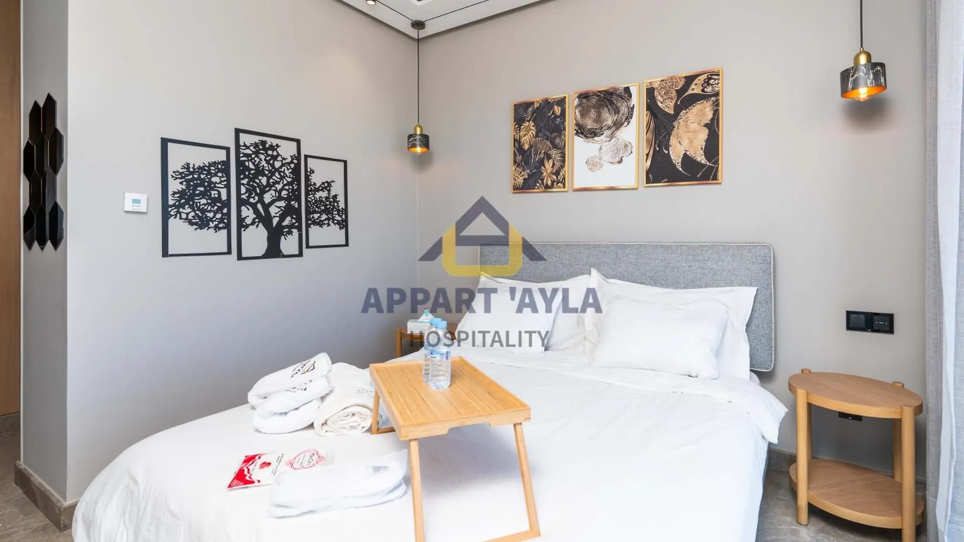 Royal Ocean Suite - By Ayla Stay Casablanca Morocco