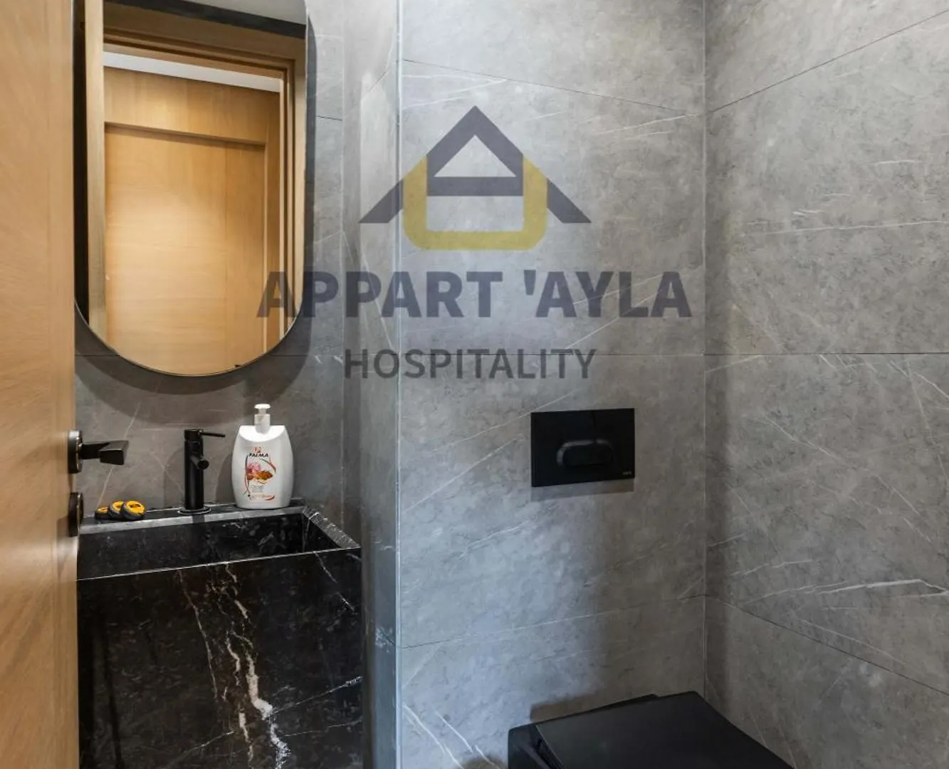 Royal Ocean Suite - By Ayla Stay Casablanca Apartment